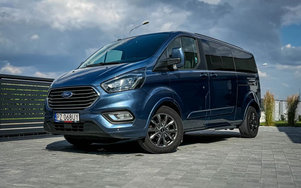 Ford Tourneo Custom 170KM hak automat komplat opon zimowych - gotowy na wakacje