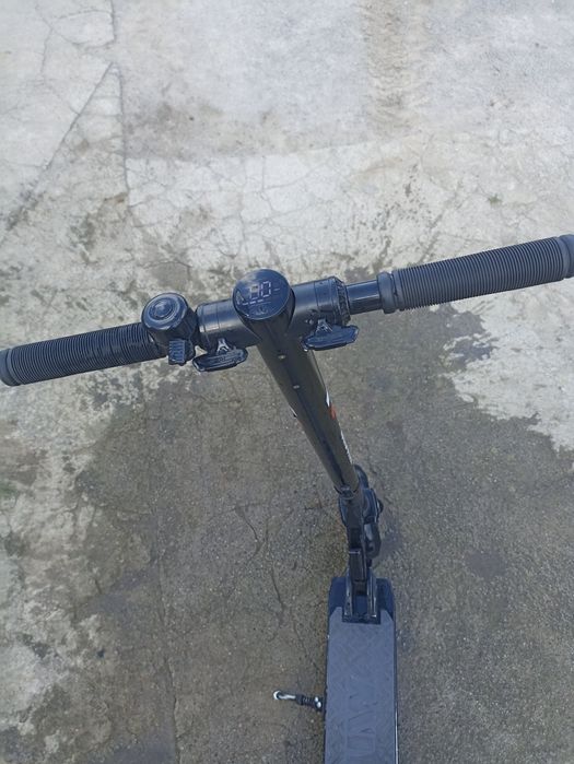 Електро самокат Midvey робить все став поїхав