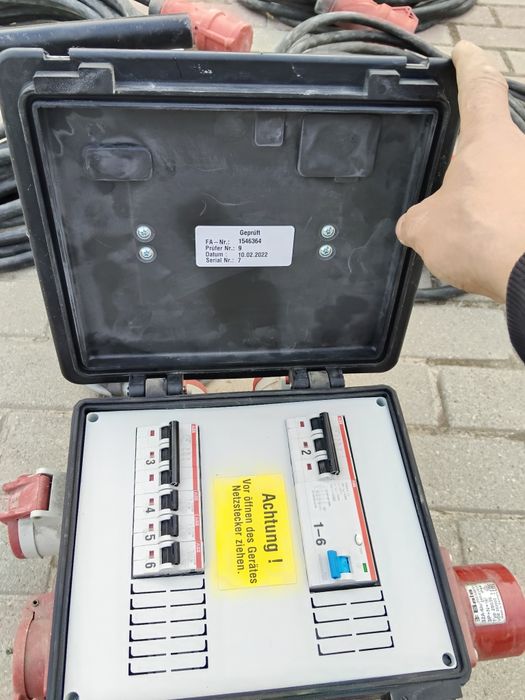 Kable przewody wtyki gniazda