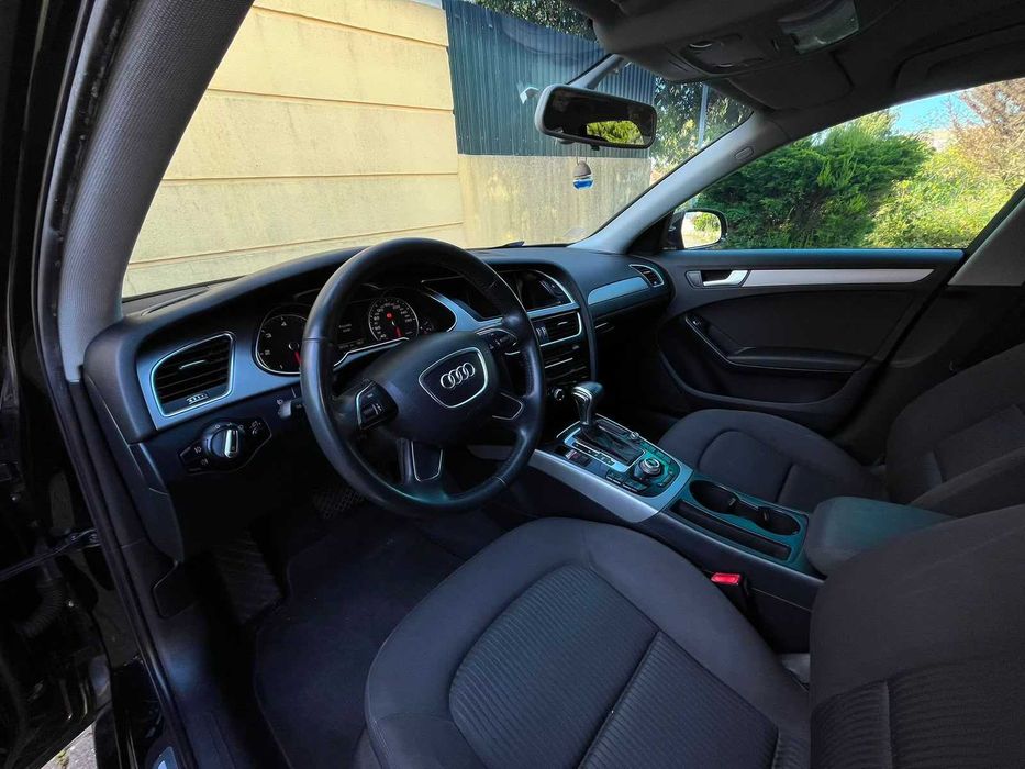 Audi A4 Avant 2.0 TDI 150cv (2013) - Look RS4 - Automática