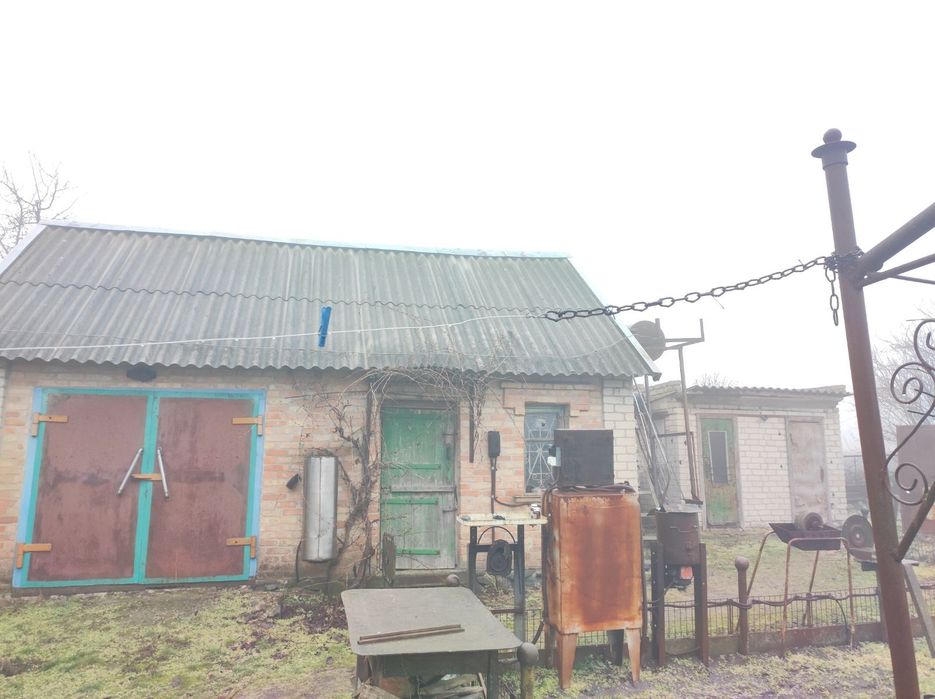 Продаж цегляного будинку