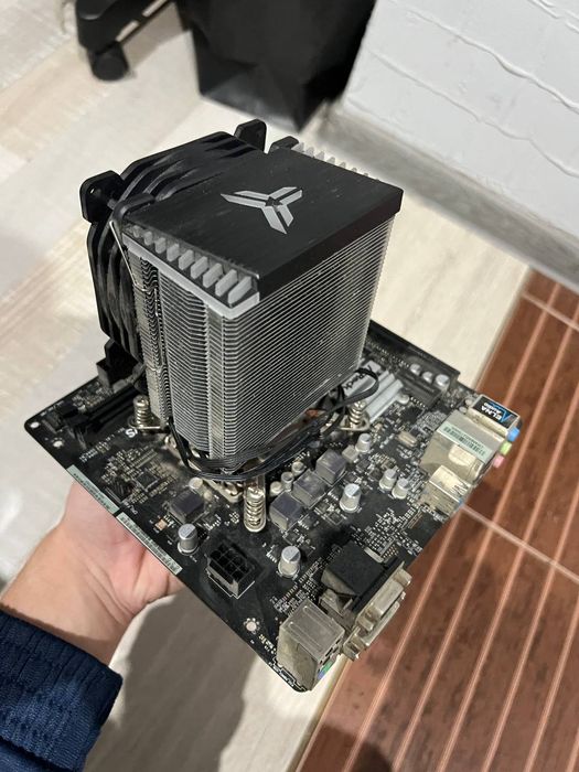 Материнська плата і процесор