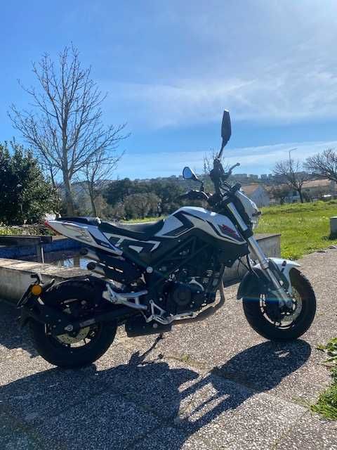 Benelli TNT 125 como nova