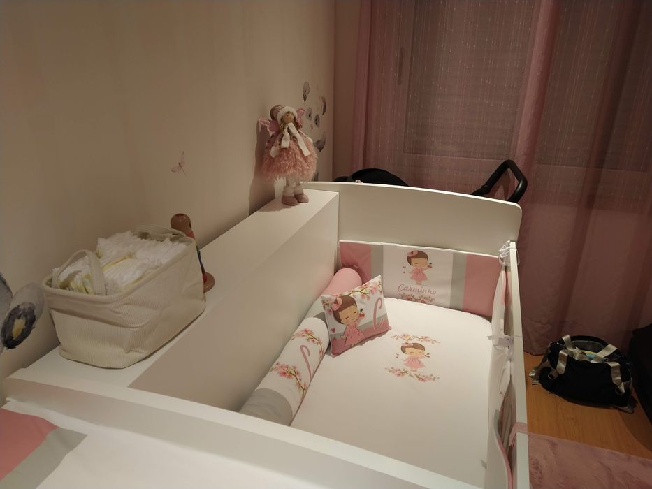 Quarto bebé menina elegante - branco e rosa