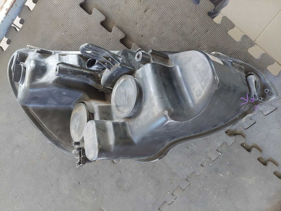 farol esquerdo Ford s-max