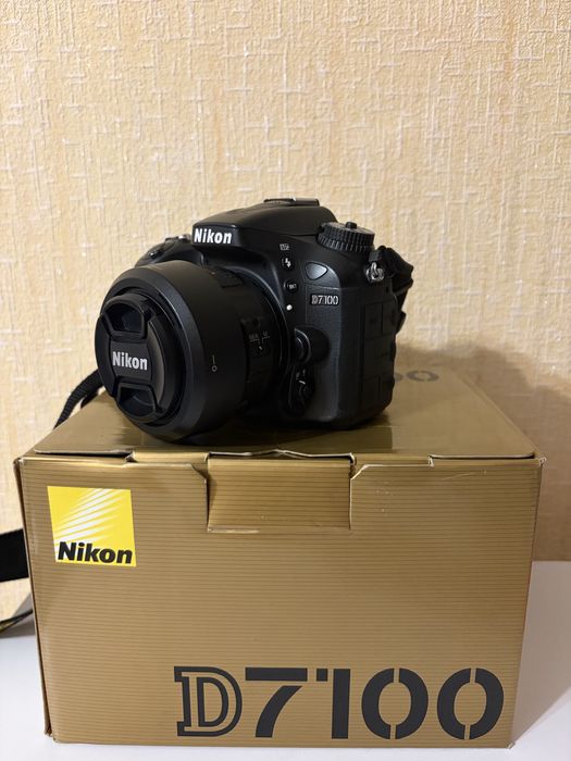 Nikon D7100 + Nikon 35mm f/1.8G