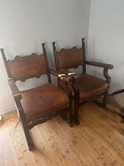 Dwa rustykalne fotele skórzane – lite drewno