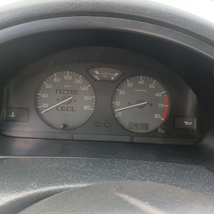 Saxo 1.1 a gasolina
