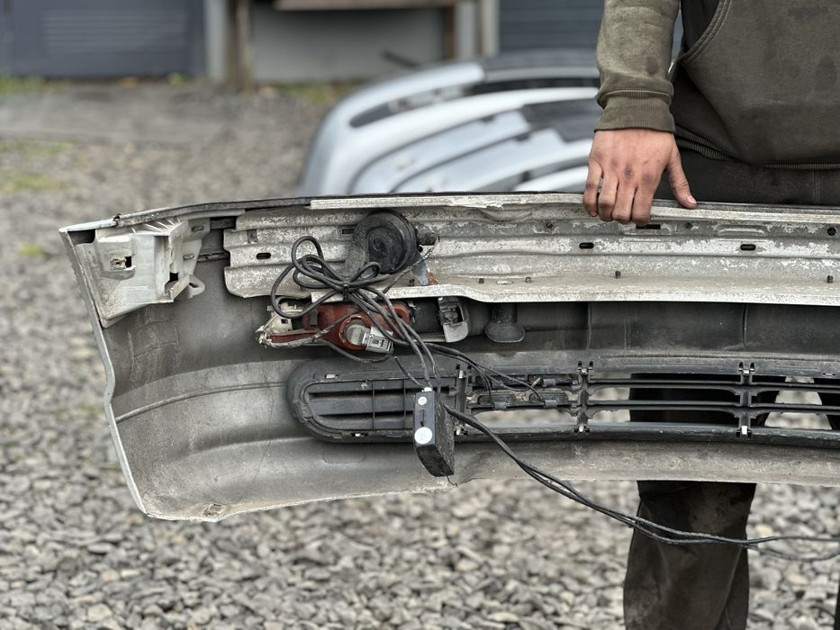 Передній Бампер БМВ Е46 Дорестайлінг Titan Silber 354 BMW E46 Сірий Бампер