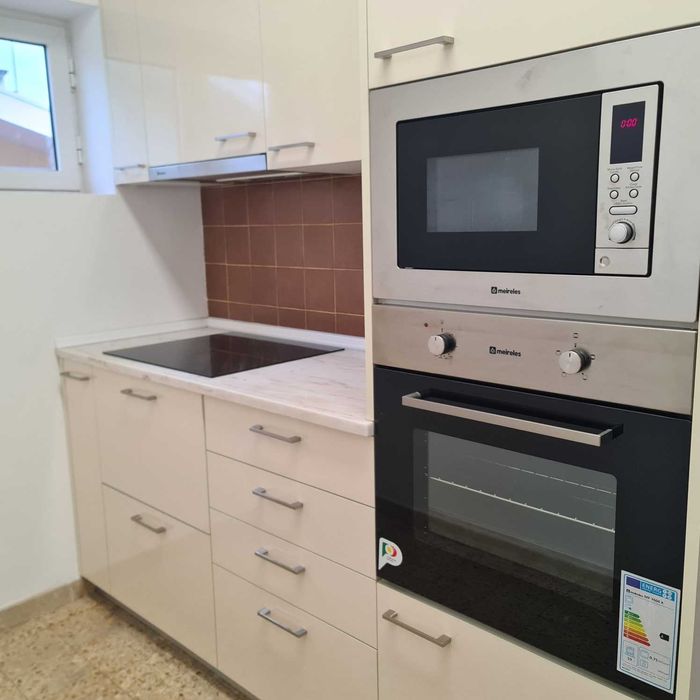 Arrenda-se T3 renovado Bairro Brinca