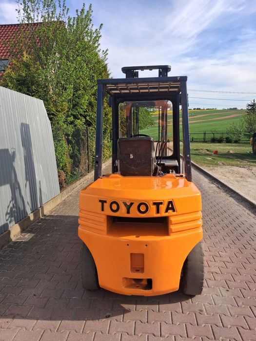 Wózek widłowy Toyota