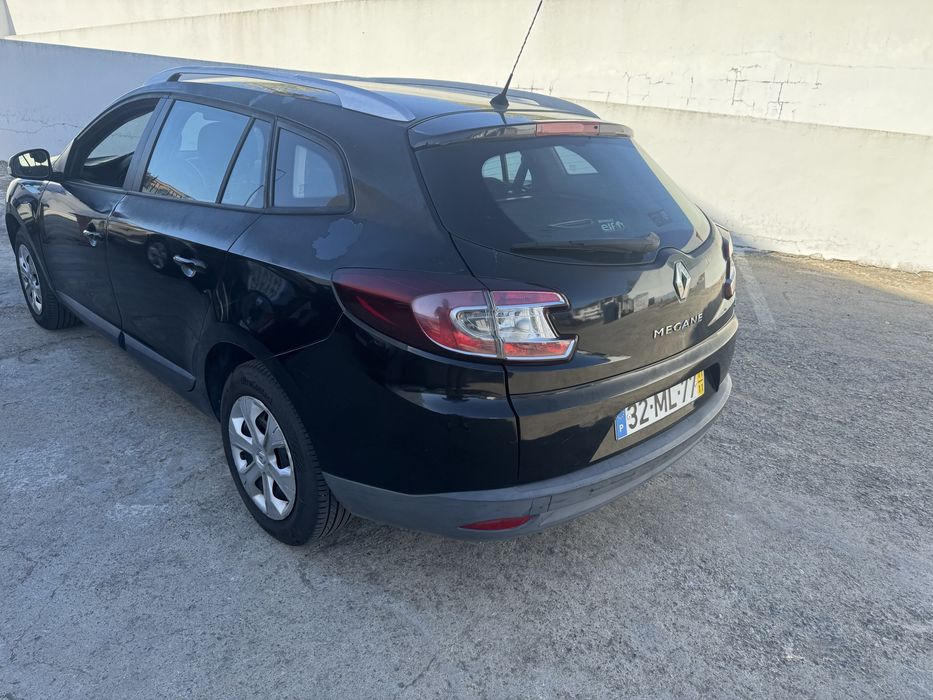 Megane 2011 com 222000 4 pneus novo foto 4