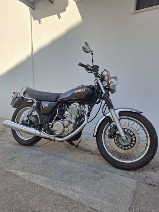 YAMAHA SR400 c/ 4125 km como NOVA
