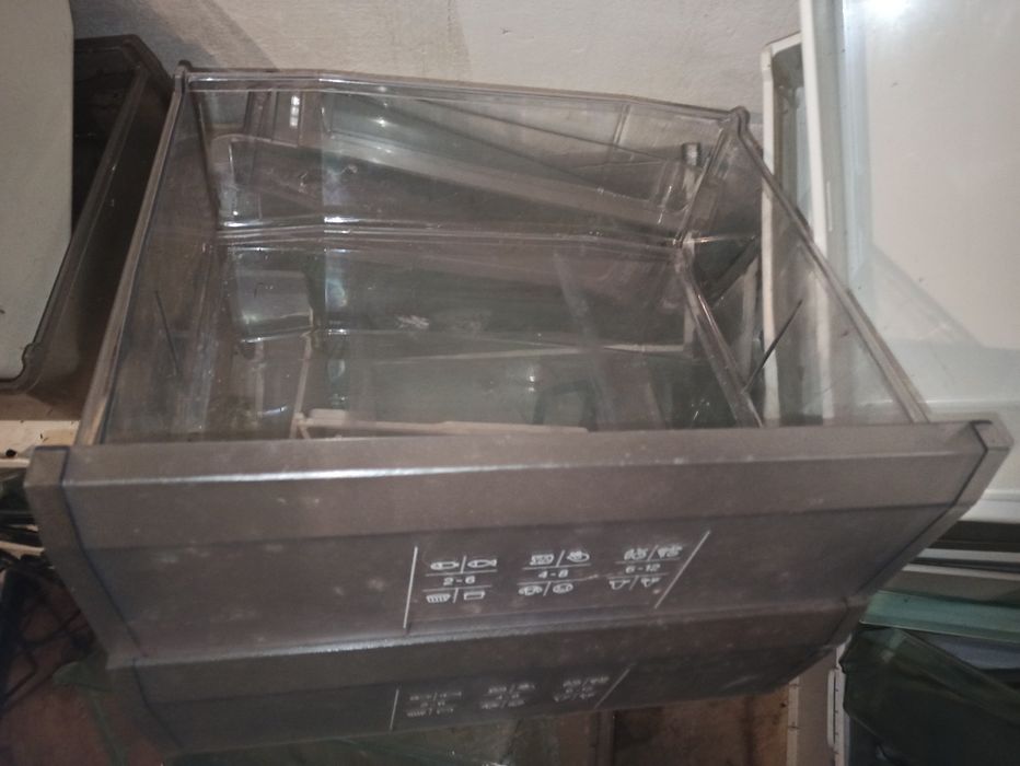 Szuflady  i inne części do lodówki Siemens Bosch