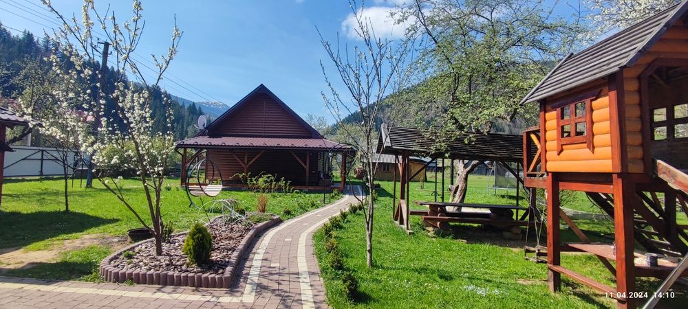 Котедж "ясень"на 2 номери 4-8 місць