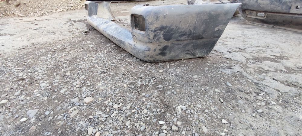 Продам передній та задній бампер до т4