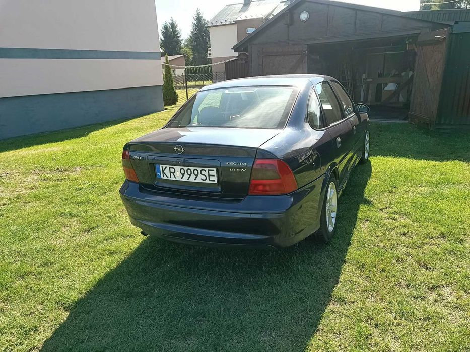 Opel Vectra B 1.8 16V benzyna – 1999 r. – 181 000 km