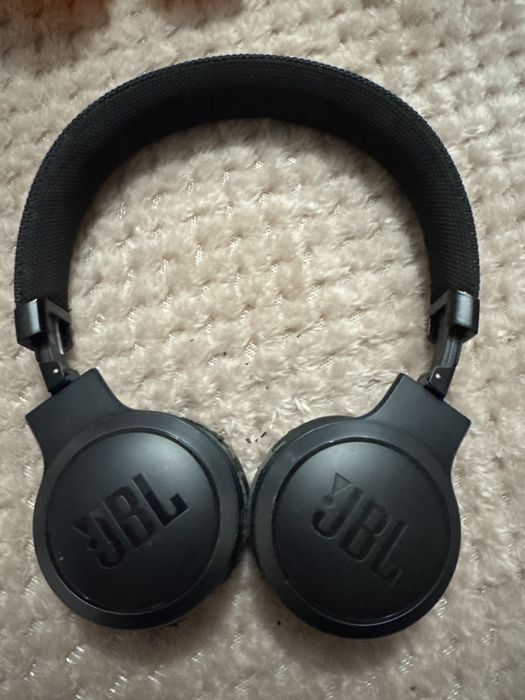Sluchawi JBL nauszne live400bt bezprzewodowe