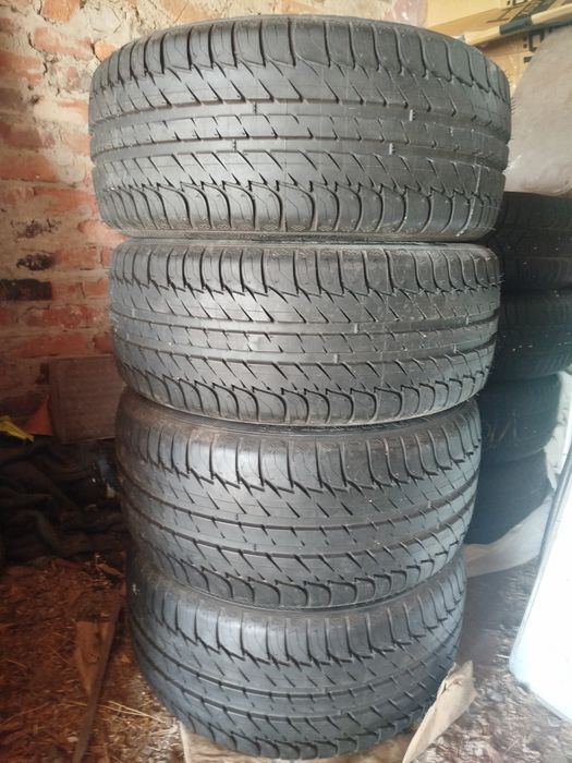 Продам комплект різношироких шин R17