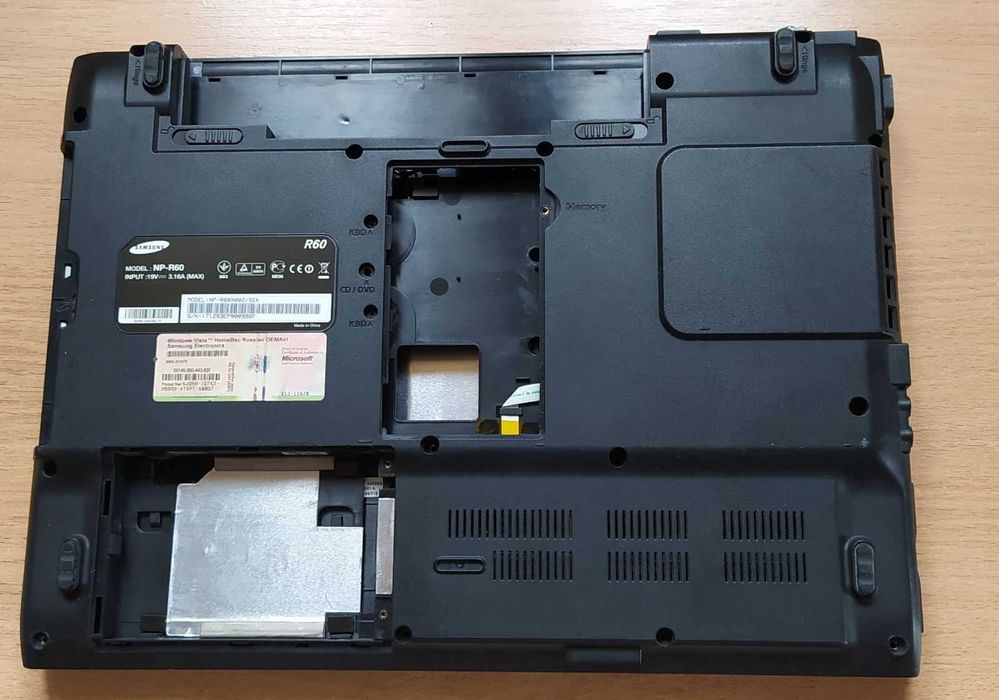 Продам корпус от ноутбука б/у Samsung NP-R60
