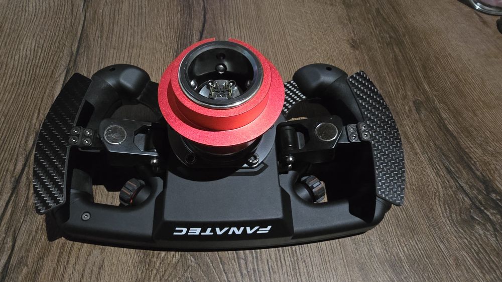 Fanatec Clubsport Wheel Base 2.5 + ClubSport F1 V2 com Magnetic Paddle