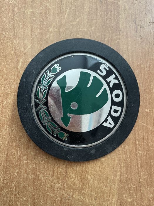 Значок Skoda fabia эмблема логотип 1999-2007 років