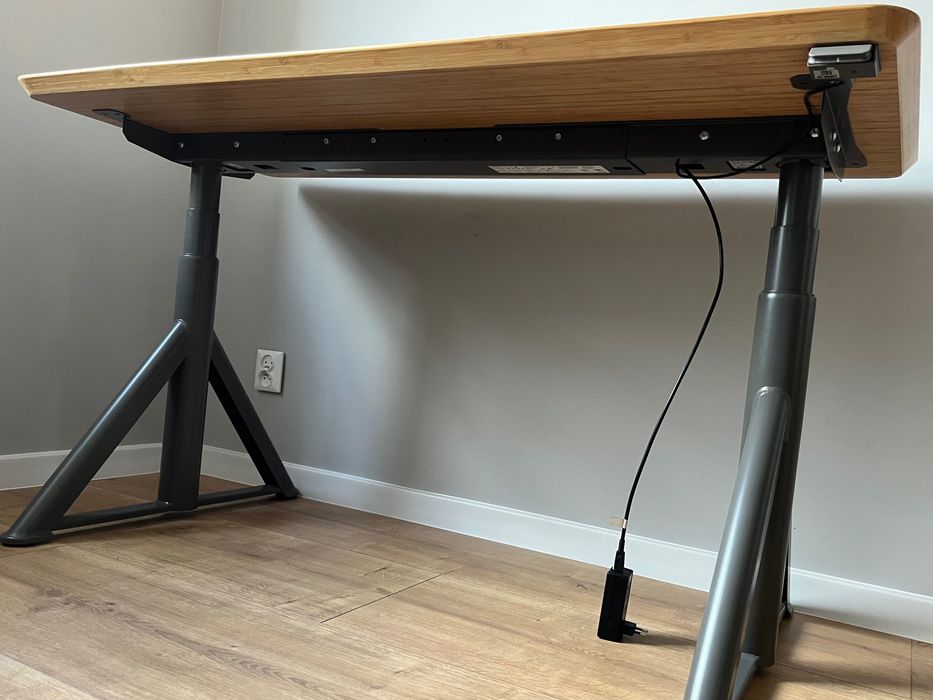 Biurko regulowane elektryczne Ikea Idasen + blat bambus, stan idealny