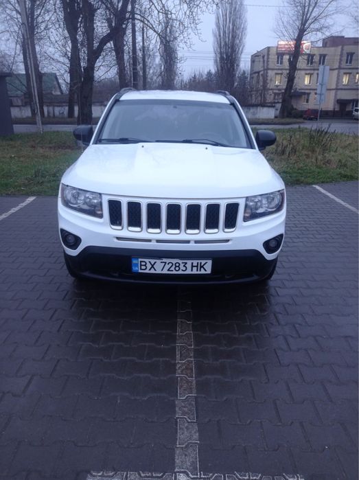 Гарний jeep compass