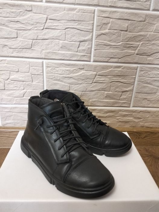 Осінні черевикі 38 розмір