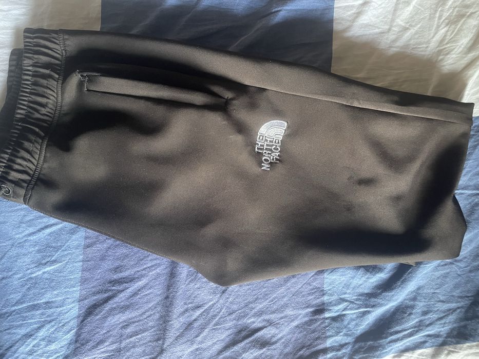 Fato treino da THE MORTH FACE bom estado novo aproveita ja