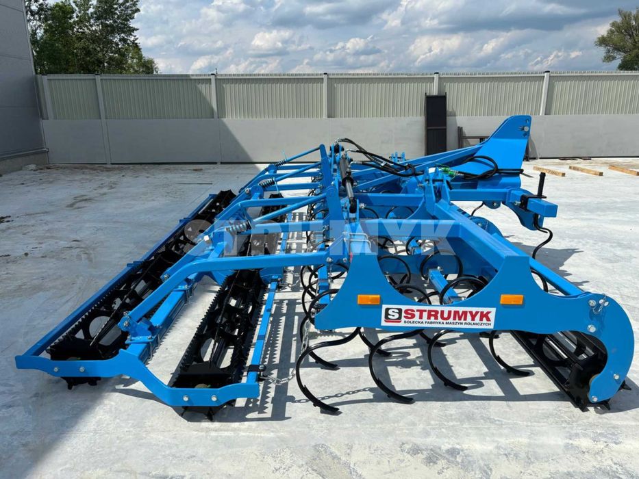 Agregat uprawowo-przedsiewny/ 4 rzędy zębów/ hydrauliczny STRUMYK
