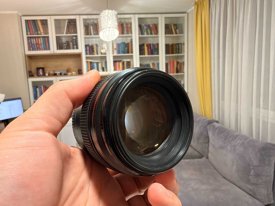 Обʼєктив Canon EF 85mm f/1.8 USM