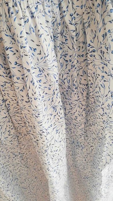 Vestido da H&M em tons de azul e branco