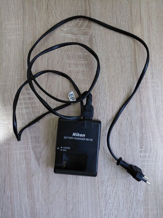 Carregador Nikon MH-25