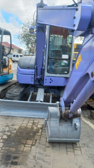 Экскаватор гусеничный Hitachi EX55UR-3