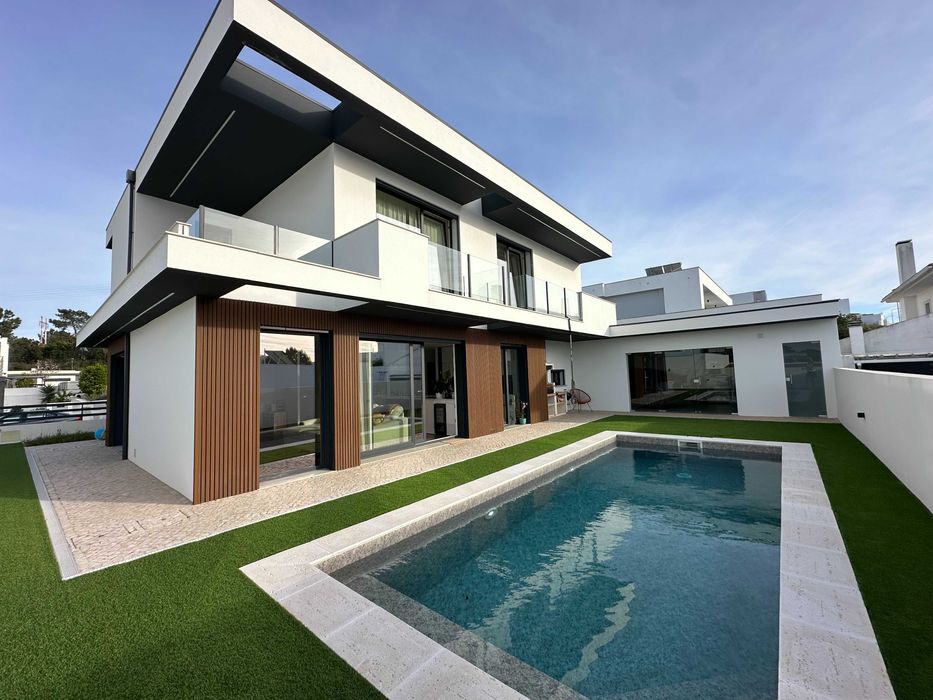 Moradia T4 Nova 2024 com Piscina — Setúbal, 10 min St Peter's School