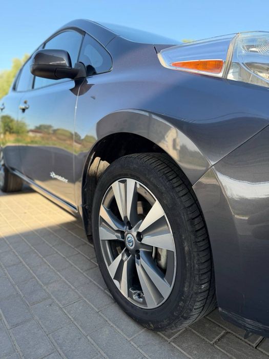 Nissan leaf 2013