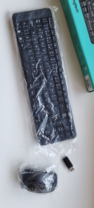 Logitech MK220 combo