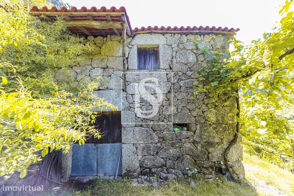 Moradia para Restaurar T2 Venda em Carvalheira,Terras de Bouro