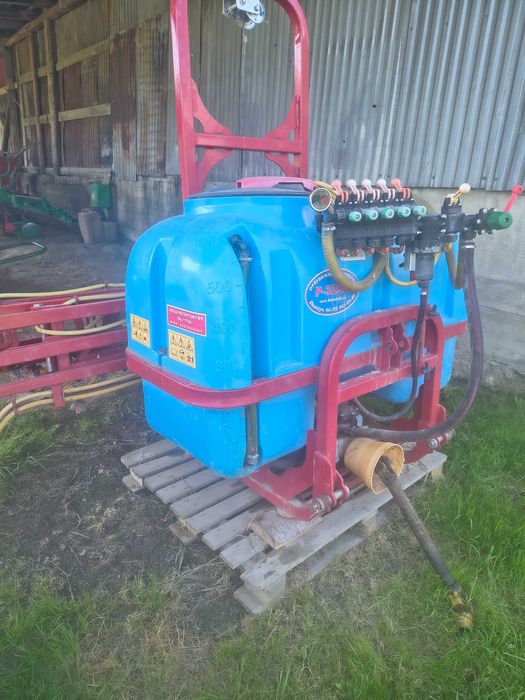 Opryskiwacz 600l belka 15m