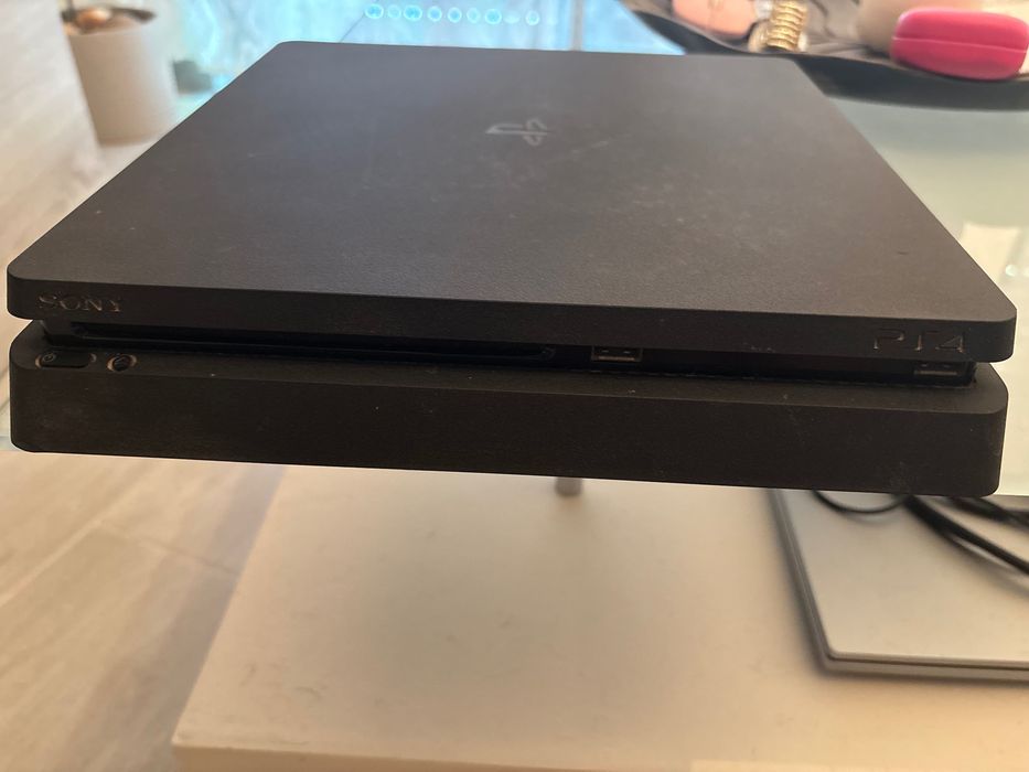 PlayStation 4 Slim