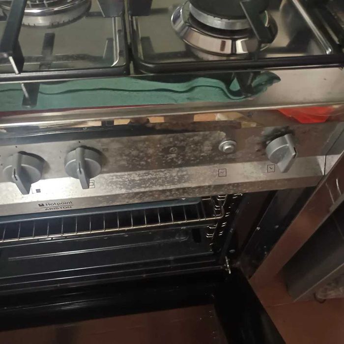 Fogão Hotpoint-Ariston CP97SG1 – 5 Bicos + Forno a Gás – Inox – Nunca Usado