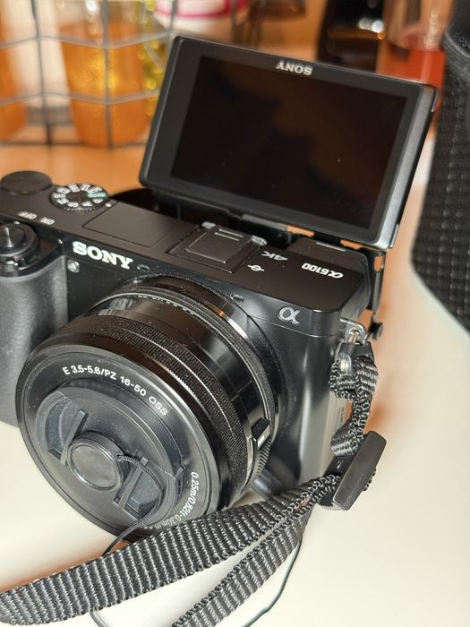 Maquina fotográfica Sony Alpha 6100