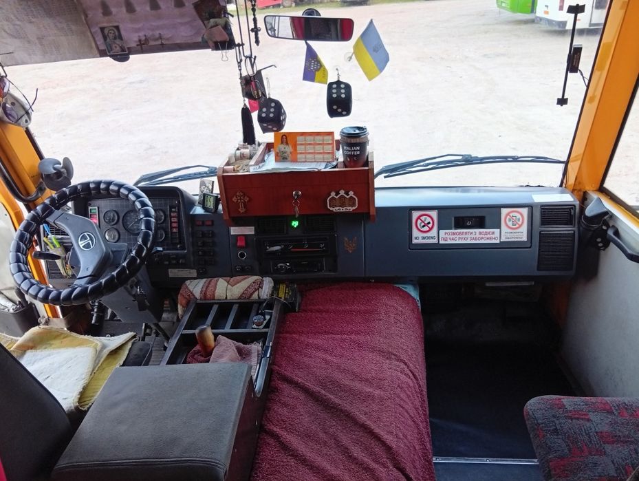 автобус на продаж