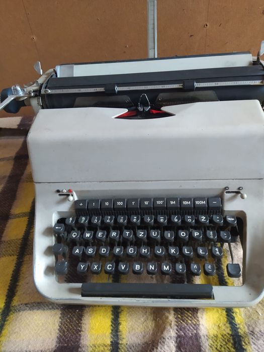 Maszyna do pisania – sprawna
