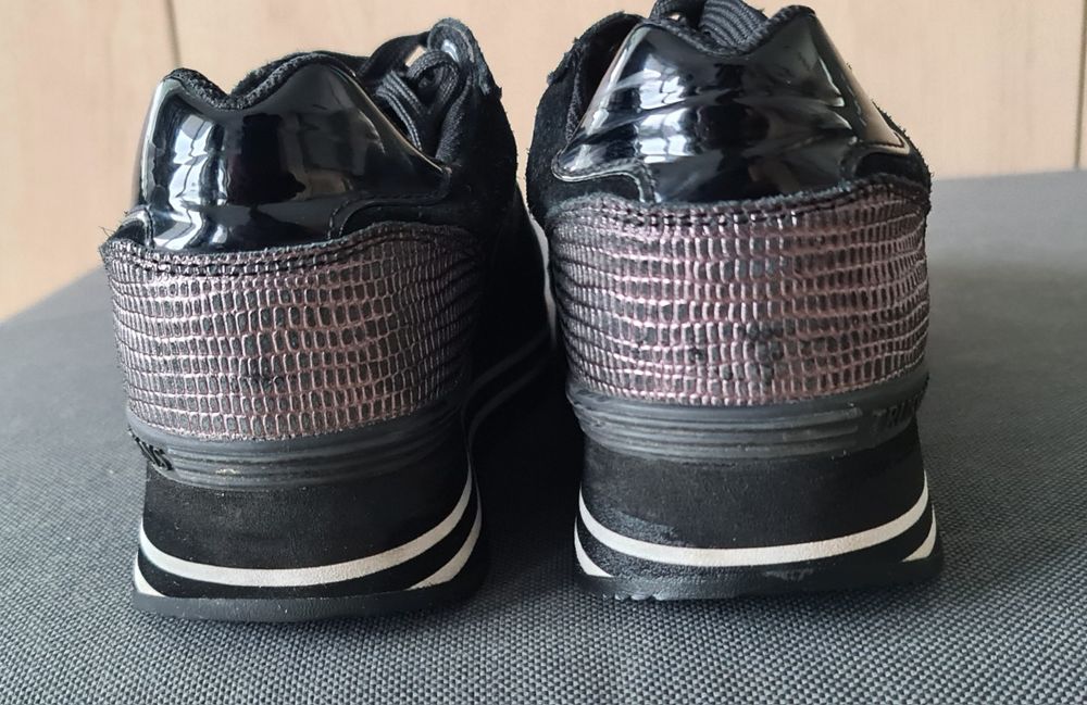 Trussardi Jeans - oryginalne czarne sneakersy na grubej podeszwie  r.3