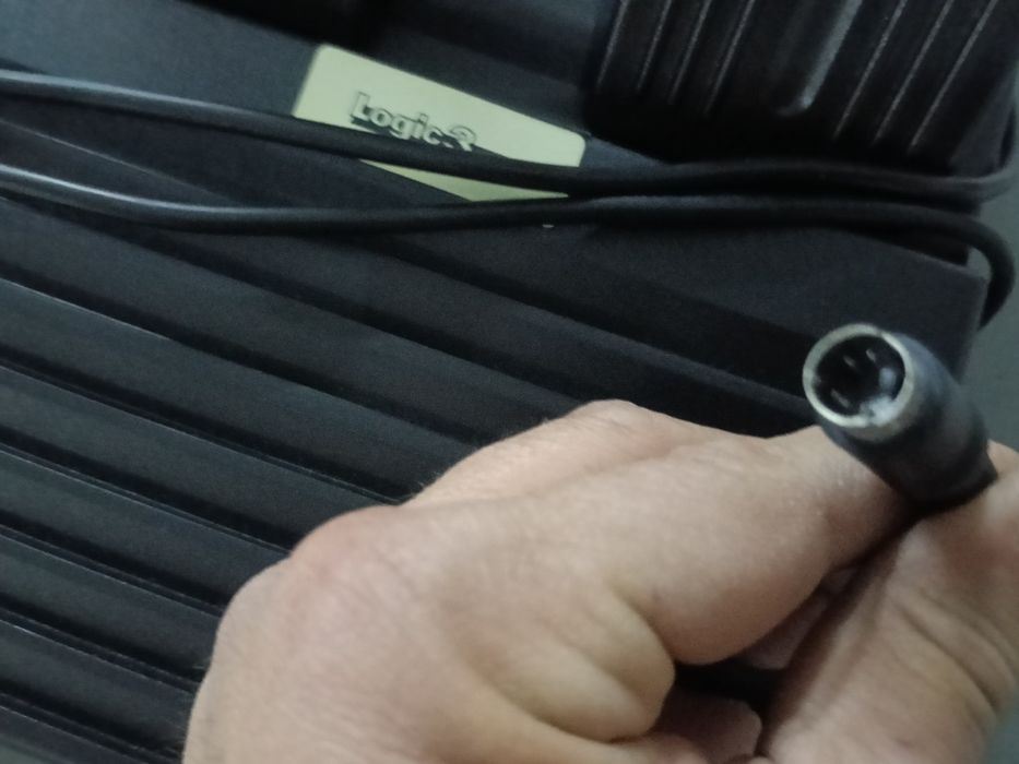 Volante e pedais consola