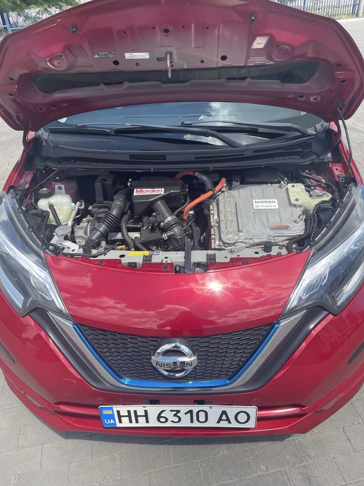 Продам Nissan Note гібрид 10500y.e.