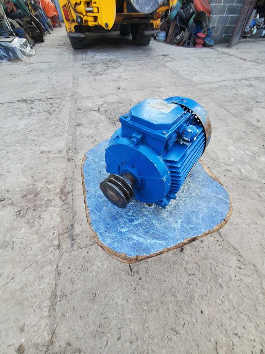 Електродвигатель електромотор АИР 100L8 1.5 квт 750 об/мин 220/380В