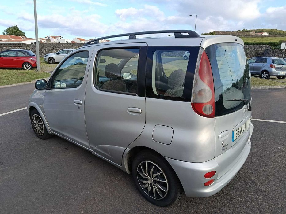 Vendo Toyota Yaris Verso 1.3 a gasolina de 1999